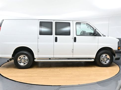 Used 2024 Chevrolet Express 2500 w/ Driver Convenience Package image 9