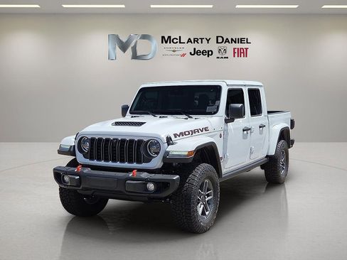 New 2025 Jeep Gladiator Mojave image 2