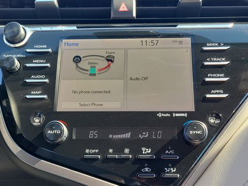 Used 2020 Toyota Camry SE image 19