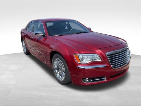 Used 2012 Chrysler 300 Limited image 1