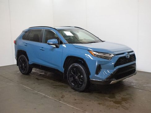 Used 2024 Toyota RAV4 SE w/ Convenience Package AWD/4WD image 1