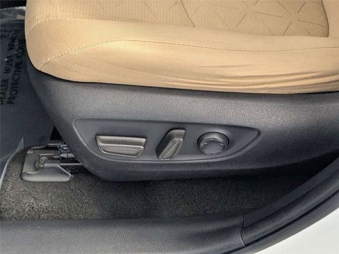 Used 2021 Toyota RAV4 XLE w/ Convenience Package image 14