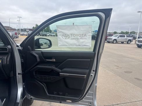 New 2025 Toyota Tacoma TRD Off-Road image 38