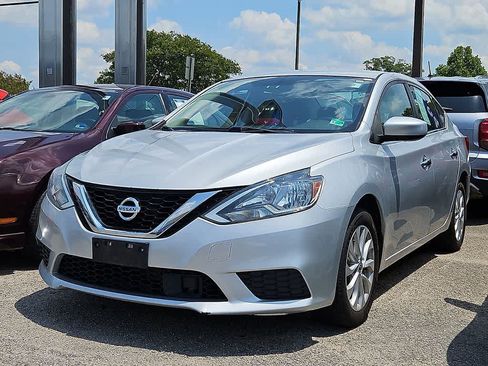 Used 2018 Nissan Sentra SV FWD image 1