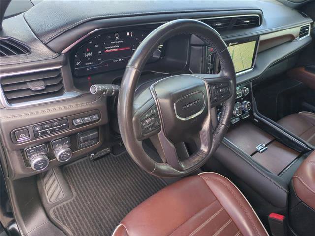 Used 2023 GMC Yukon XL Denali Ultimate AWD/4WD image 10