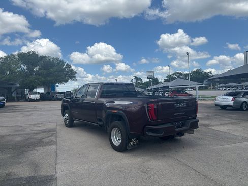Used 2024 GMC Sierra 3500 Denali Ultimate AWD/4WD image 8