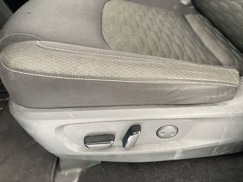 Used 2022 Nissan Pathfinder SV image 12