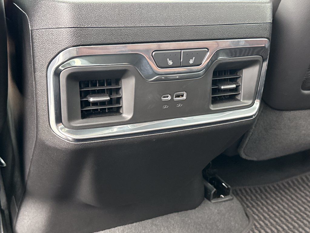 Certified 2026 GMC Sierra 2500 Denali Ultimate AWD/4WD image 11