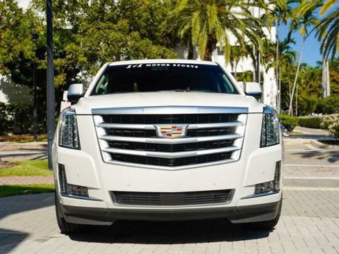 Used 2019 Cadillac Escalade ESV Premium Luxury RWD image 7