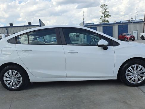 Used 2017 Chevrolet Cruze LS FWD image 37