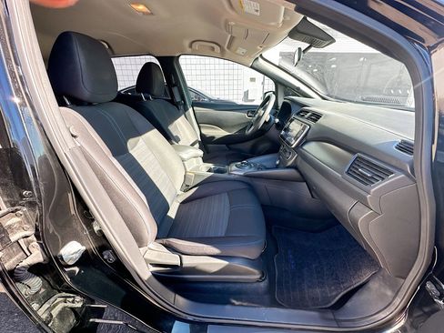 Used 2024 Nissan Leaf S image 29