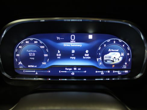 Used 2022 Chevrolet Suburban RST w/ Luxury Package image 14