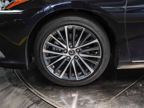 Used 2023 Lexus ES 300h w/ Premium Package FWD image 9