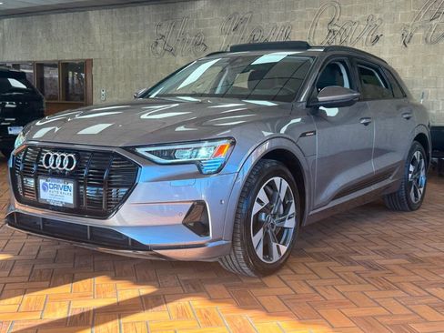 Used 2021 Audi e-tron Premium w/ Convenience Plus Package image 4