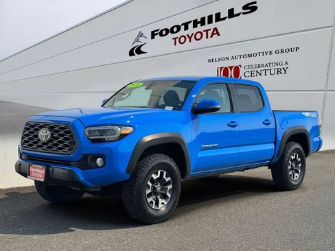 Used 2020 Toyota Tacoma TRD Off-Road w/ Technology Package AWD/4WD image 3