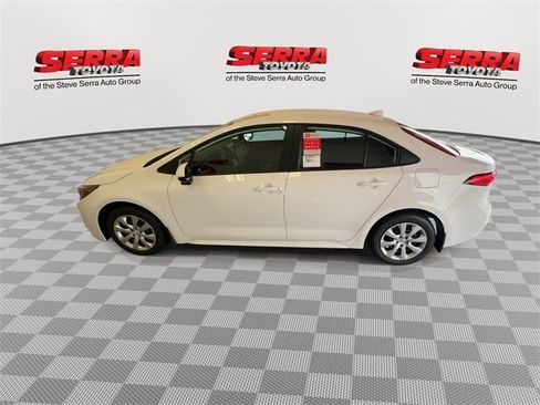 Used 2025 Toyota Corolla LE image 6