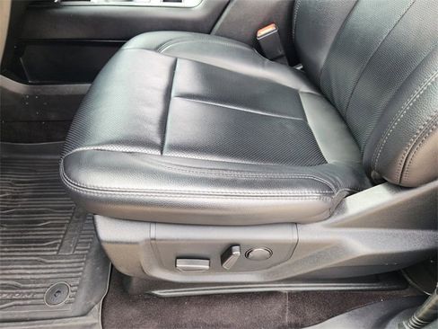 Used 2021 Ford Expedition XLT image 23