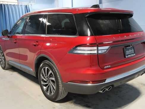 Used 2025 Lincoln Aviator AWD image 36