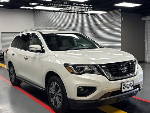Used 2017 Nissan Pathfinder SL w/ SL Premium Package image 7