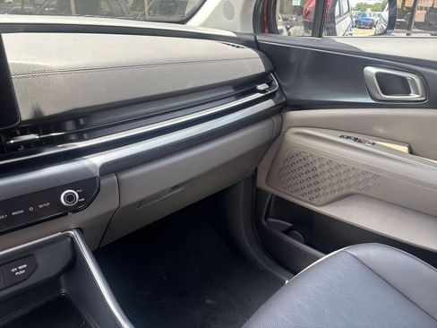 Used 2026 Kia Carnival FWD image 37