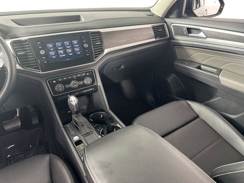 Used 2023 Volkswagen Atlas SE image 23