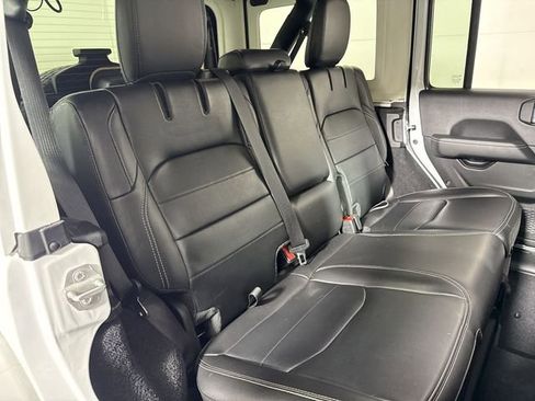 Used 2022 Jeep Wrangler Unlimited Sahara w/ Cold Weather Group image 15