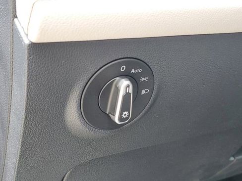 New 2026 Volkswagen Taos SEL image 20