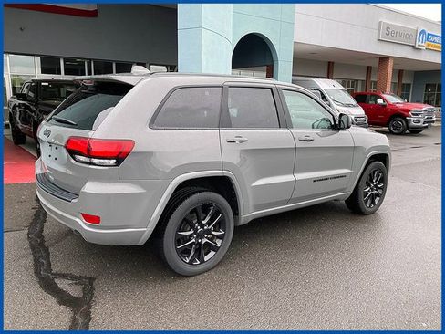 Certified 2022 Jeep Grand Cherokee Laredo X AWD/4WD image 7