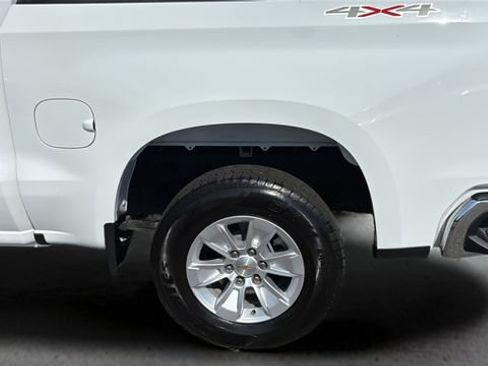 Used 2025 Chevrolet Silverado 1500 LT AWD/4WD image 36