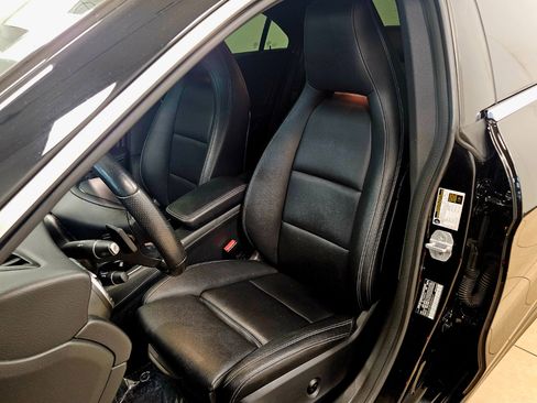 Used 2018 Mercedes-Benz CLA 250 4MATIC image 36