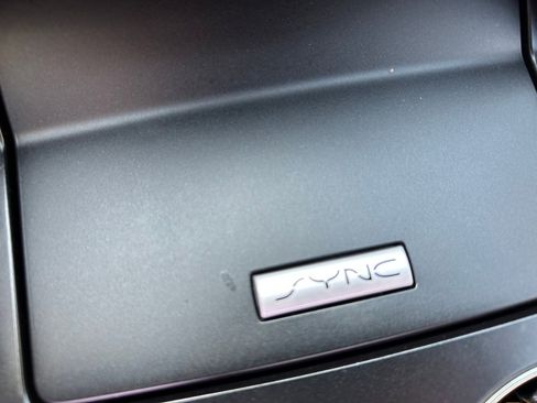 Used 2018 Ford Explorer XLT w/ Equipment Group 202A image 23