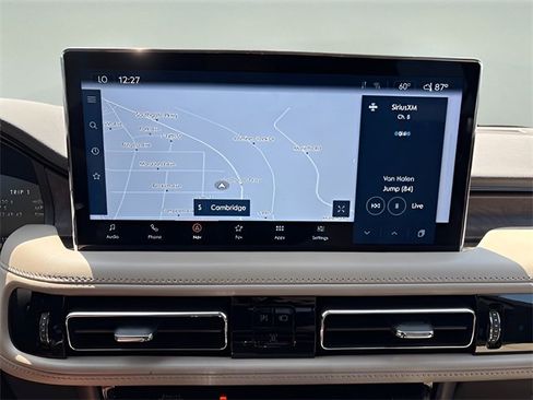 Used 2022 Lincoln Nautilus Reserve w/ Equipment Group 202A image 14