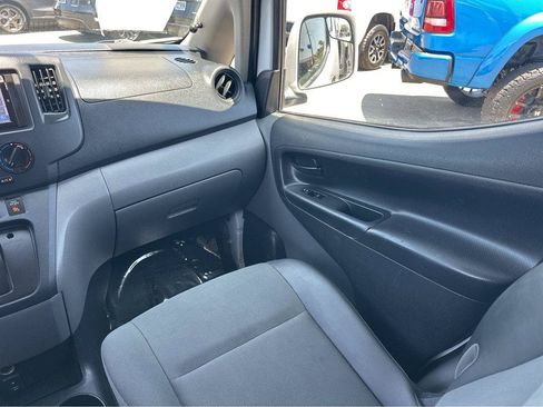 Used 2015 Nissan NV200 SV w/ Technology Package FWD image 18