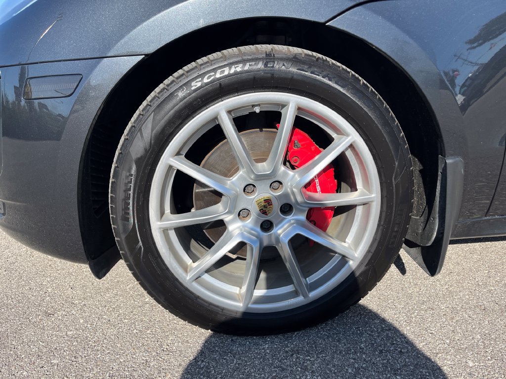 Used 2017 Porsche Macan GTS AWD/4WD image 30