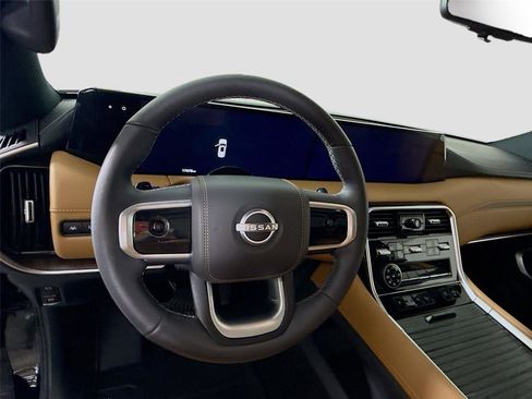 Used 2025 Nissan Armada Platinum Reserve w/ Convenience Package image 5