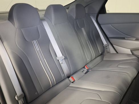 Used 2023 Hyundai Elantra SEL w/ Convenience Package image 30