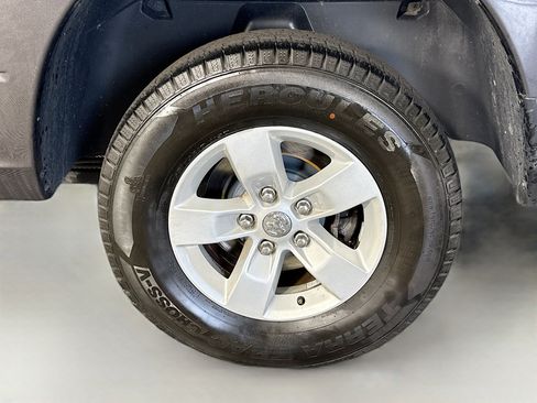 Used 2020 RAM 1500 Classic SLT image 36