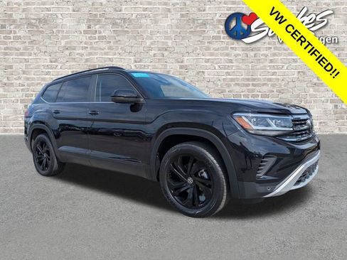 Certified 2023 Volkswagen Atlas SE w/ Panoramic Sunroof Package FWD image 2