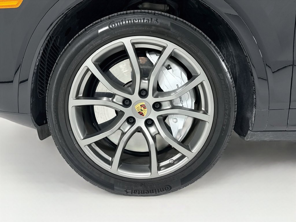 Certified 2023 Porsche Cayenne Turbo AWD/4WD image 32