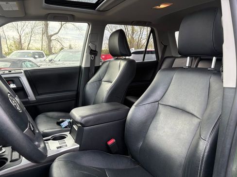 Used 2022 Toyota 4Runner Limited AWD/4WD image 4