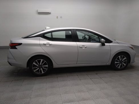 Used 2025 Nissan Versa SV FWD image 10