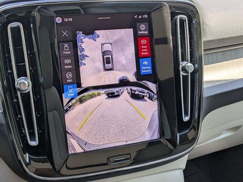 New 2026 Volvo XC40 B4 Plus w/ Protection Package Premier FWD image 22