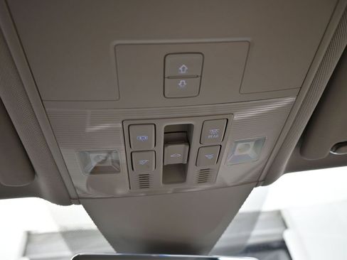 Used 2023 Volkswagen Atlas SEL R-Line image 32