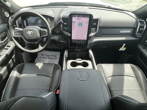 New 2026 RAM 2500 Laramie AWD/4WD image 18