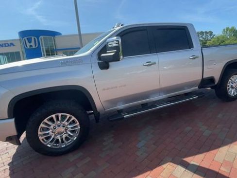 Used 2021 Chevrolet Silverado 2500 High Country w/ Z71 Off-Road Package AWD/4WD image 6