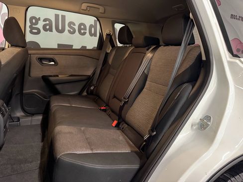 Used 2023 Nissan Rogue SV image 19