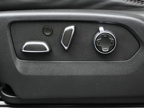 Used 2024 GMC Sierra 2500 Denali Ultimate image 10