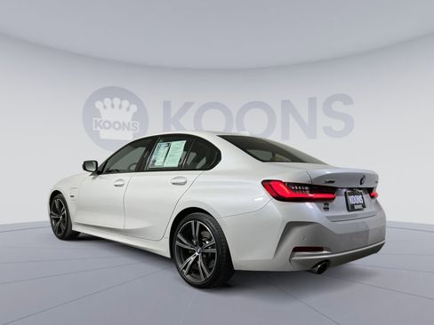 Used 2023 BMW 330e xDrive w/ Premium Package image 4