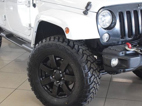 Used 2014 Jeep Wrangler Unlimited Sahara AWD/4WD image 4