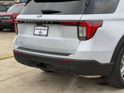 New 2026 Ford Explorer Active RWD image 34